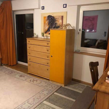 Aussichtszimmer Mit Modernem Glasbad Und Balkon Кобленц Екстериор снимка